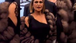 Hülya Avşar, dudağına piercing taktırdı! Gala halleri sosyal medyada çok konuşuldu