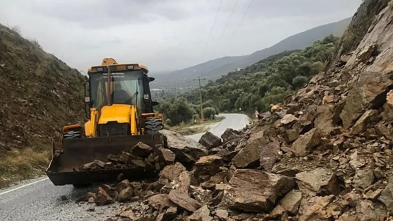İzmir’in Ödemiş ilçesinde heyelan meydana geldi!