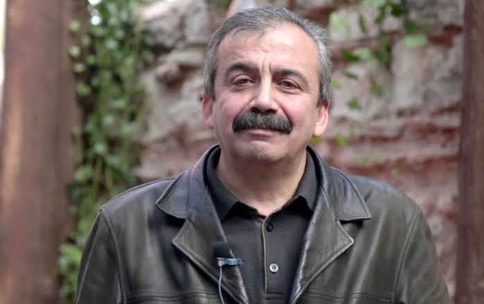 Önder için şarkı yazdı: Diren Sırrı